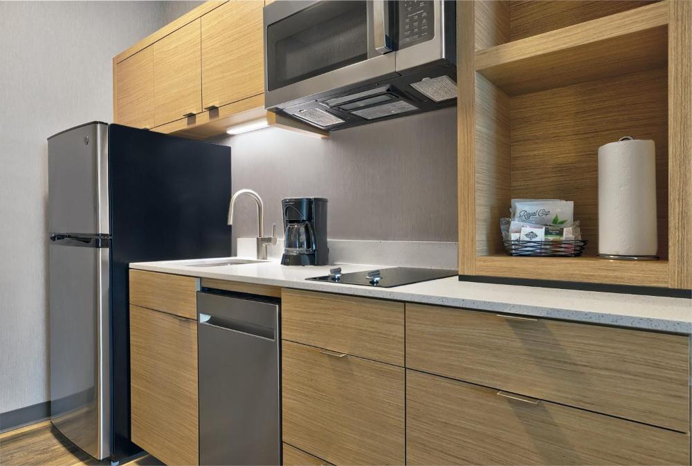 Studio with Two Queen Beds - Hearing Accessible interior
